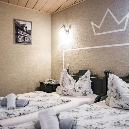 Zur Krone Gæstehus 3*