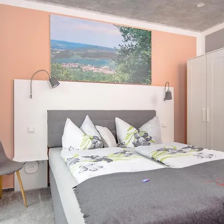 Zur Krone Konukevi 3*